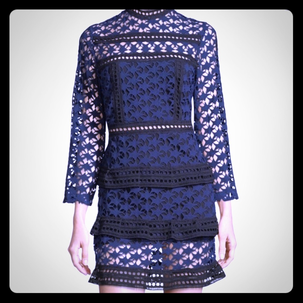 🖤💙 New Few Moda Navy and Black Star Cutout Dress